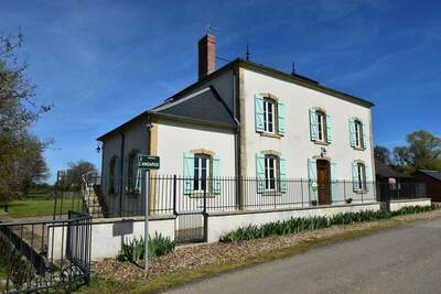 Location Maison à Verneuil 13 personnes, Nièvre