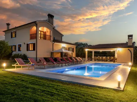 Location Maison à Pićan 13 personnes