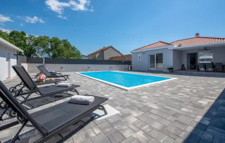 Location Maison à Gornje Rastane 6 personnes