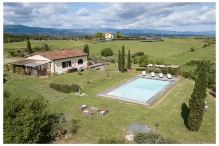 Location Villa à Levane 10 personnes