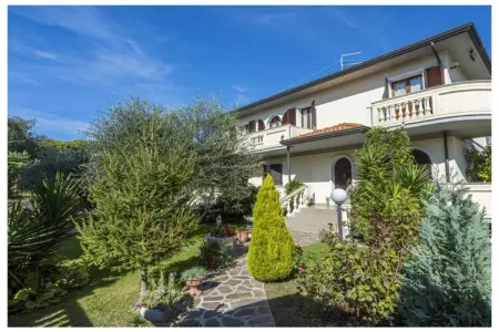 Location Maison à Massa 9 personnes