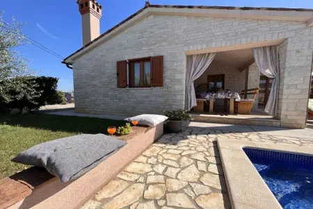 Location Villa à Barban 6 personnes