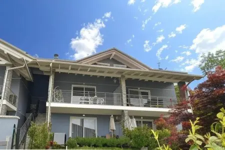 Location Maison à Meina 6 personnes