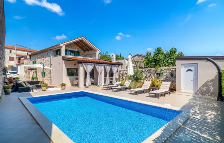 Location Maison à Kresini 4 personnes