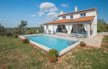 Location Maison à Jural 7 personnes