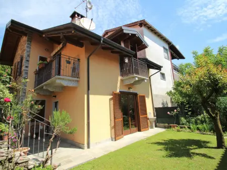 Location Maison à Arizzano 5 personnes