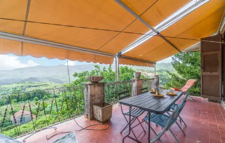 Location Maison à Carro 6 personnes