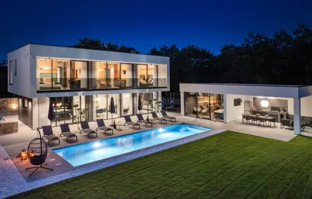 Location Maison à Modrusani 8 personnes