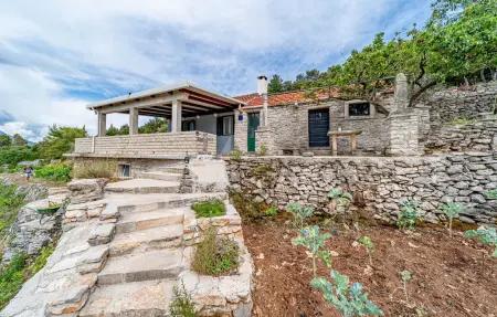 Location Maison à Zrnovo 4 personnes