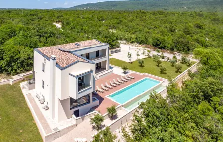 Location Maison à Burjaki 12 personnes