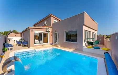 Location Maison à Peroj 9 personnes