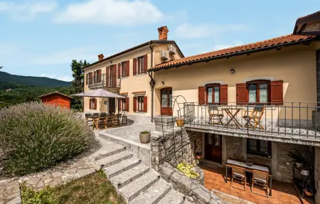 Location Maison à Jusici 5 personnes