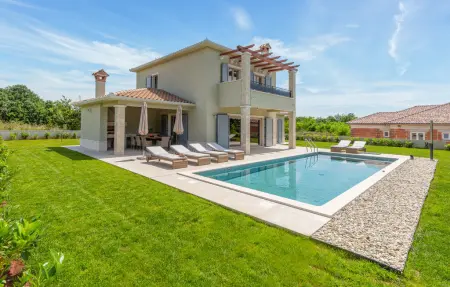 Location Maison à Nedescina 8 personnes