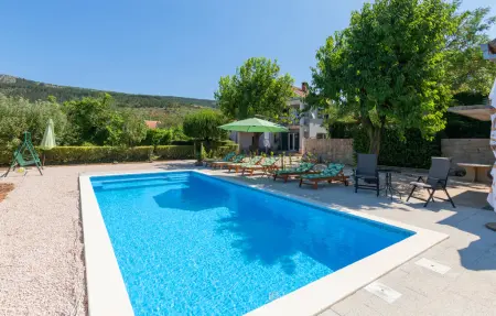 Location Maison à Prolozac Donji 10 personnes