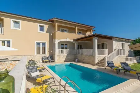 Location Villa à Tinjan 10 personnes