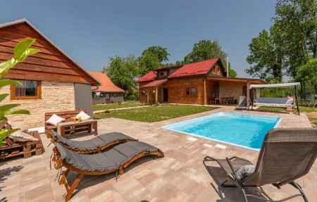 Location Maison à Gospic 8 personnes