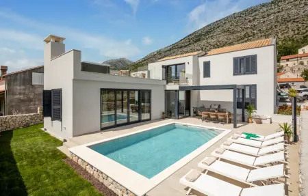 Location Maison à Majkovi 8 personnes