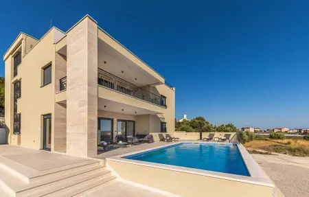 Location Maison à Kastel Luksic 12 personnes