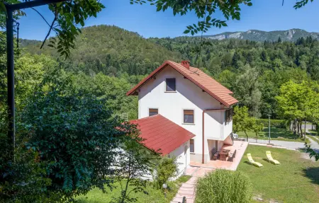 Location Maison à Brod na Kupi 12 personnes