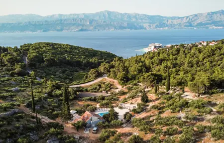 Location Maison à Postira 5 personnes