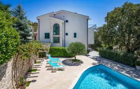 Location Maison à Vrgorac 8 personnes