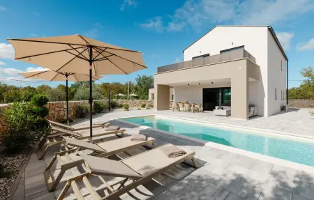 Location Maison à Kras 8 personnes