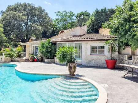 Location Villa à Nîmes 12 personnes