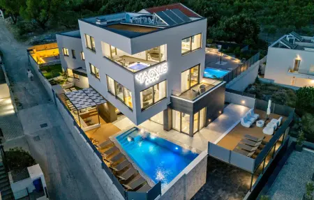 Location Maison à Makarska 13 personnes