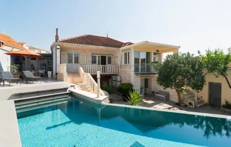 Location Maison à Selca 6 personnes