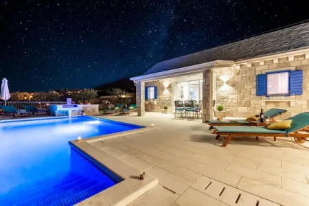 Location Villa à Bol 6 personnes