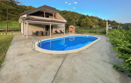 Location Maison à Krapinske Toplice 8 personnes