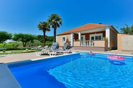 Location Maison à Benkovac 7 personnes