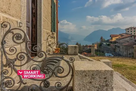 Location Villa à Civenna 12 personnes