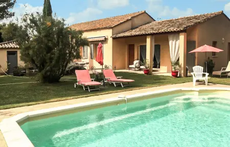 Location Maison à Saint Saturnin lès Avi 6 personnes