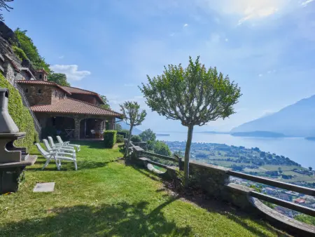 Location Maison à Dongo 12 personnes