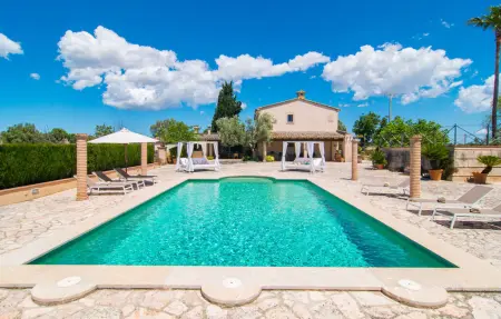 Location Maison à Llubi 8 personnes