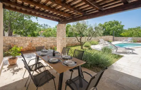 Location Maison à Bale 8 personnes