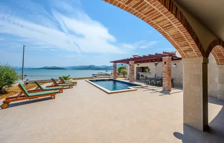 Location Maison à Drace 8 personnes