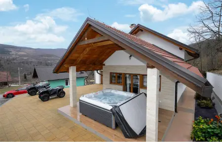 Location Maison à Krasno 5 personnes