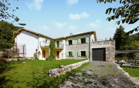 Location Maison à Mayres 8 personnes