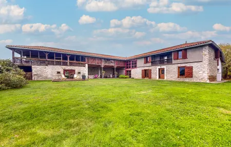 Location Maison à Montrejeau 15 personnes