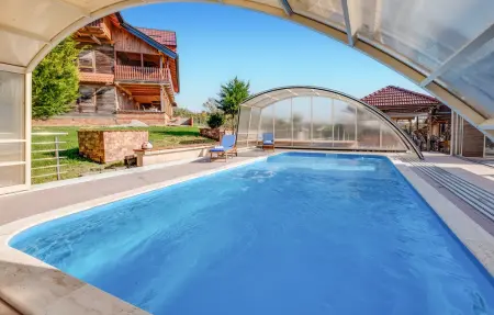 Location Maison à Brezane Lekenicke 6 personnes