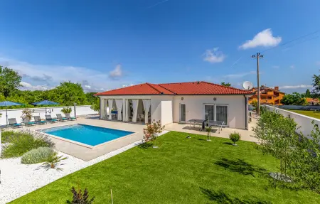 Location Maison à Kavran 6 personnes