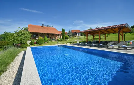 Location Maison à Luzan Biskupecki 11 personnes