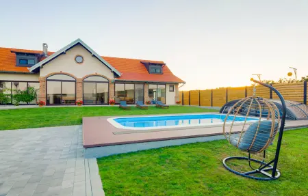 Location Maison à Karanac 10 personnes