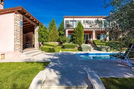 Location Villa à Pinezici 8 personnes