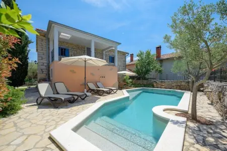 Location Villa à Radici 4 personnes