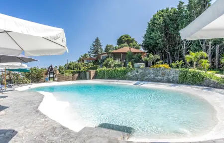 Location Maison à Piedimonte Etneo 9 personnes