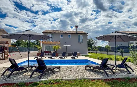 Location Maison à Nedescina 10 personnes