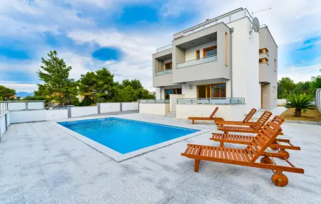 Location Maison à Zaton 10 personnes